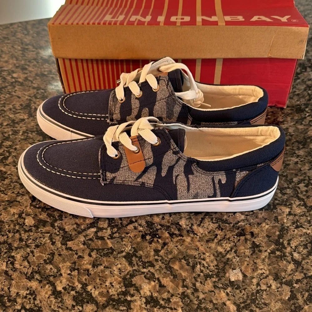 Unionbay men’s navy canvas sneakers NIB 9.5
